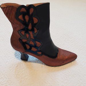 Fluevog Poseur Marsai Metallic Striped, size 11